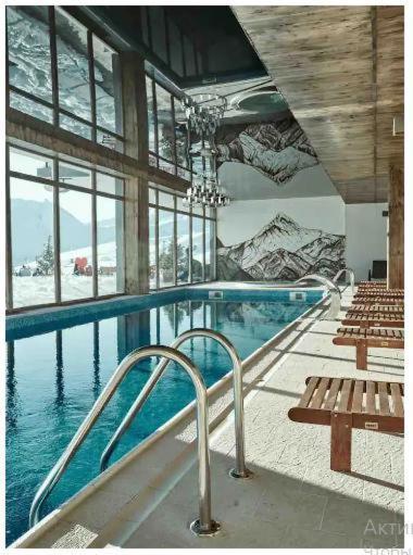Crystal Deluxe, Four Seasons F2, New Gudauri公寓 外观 照片